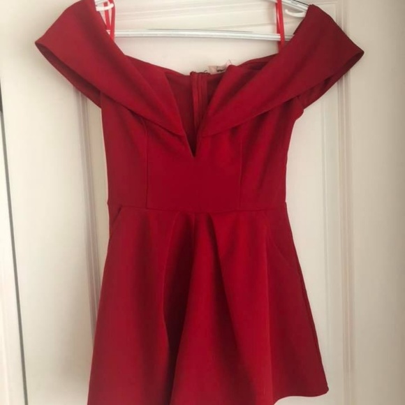 Hello Molly red off the shoulder romper size 2 - Picture 3 of 3